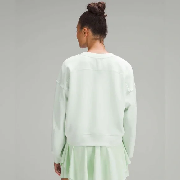 lululemon Softstreme Perfectly Oversized Cropped Crew in Kholrabi Green Size 2 - Picture 3 of 10